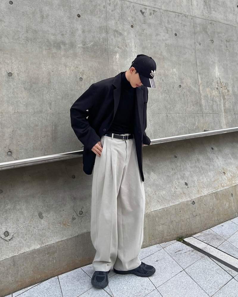 AT Two-Tuck Tapered Pants