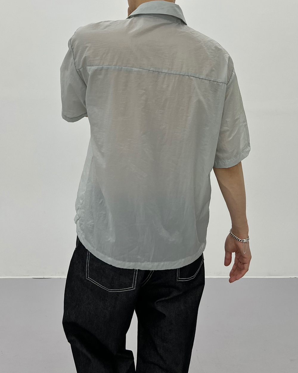 반팔 티셔츠 모델 착용 이미지-S1L72