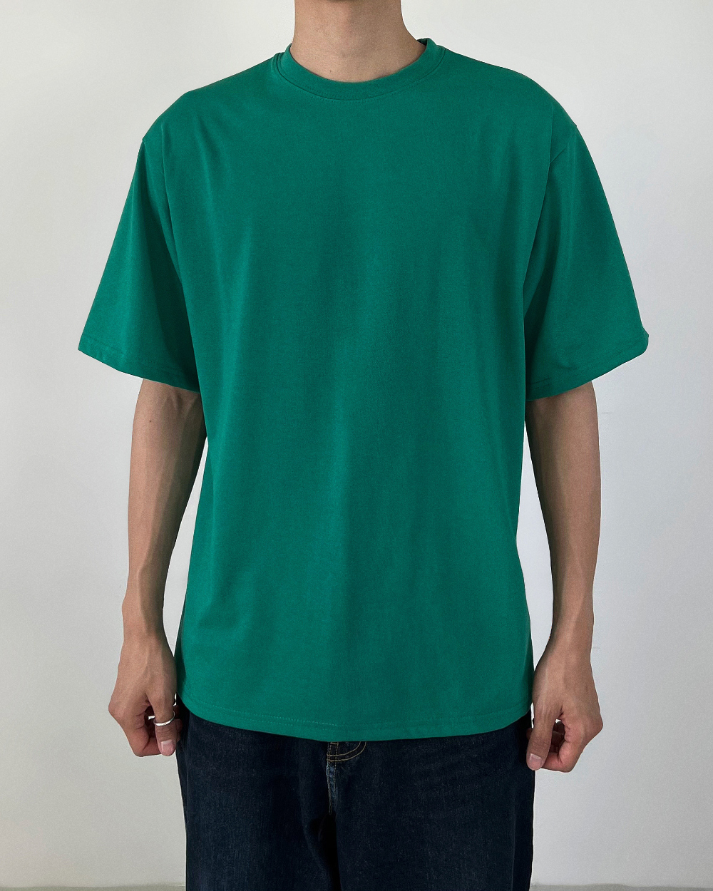 반팔 티셔츠 모델 착용 이미지-S2L21